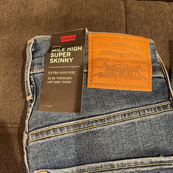 LEVI Premium Mile High Super Skinny Jean - Picture 2 of 3